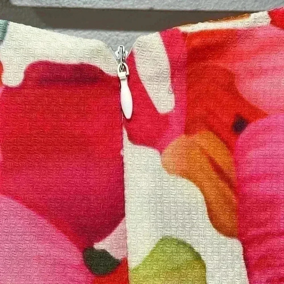 SHEIN watercolor cropped zig zag bottom short blouse top shirt size Medium - Picture 9 of 10